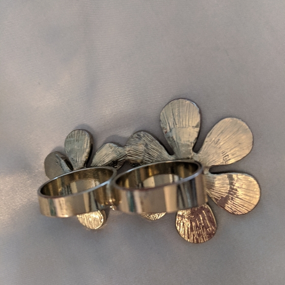 Vintage Double Floral Ring - Picture 5 of 10